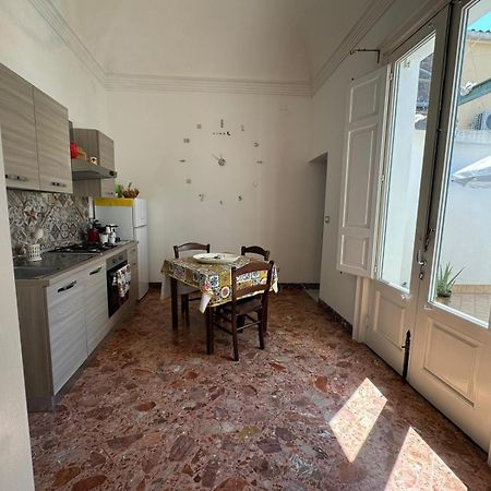 Arco Del Vescovo 2 Apartment Ачиреале Екстериор снимка