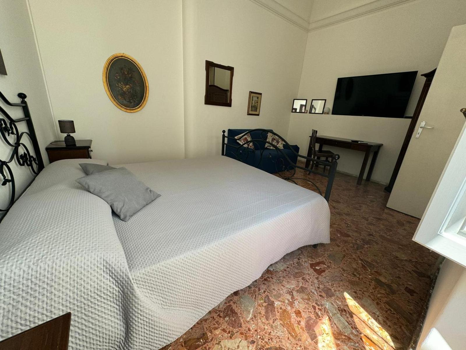 Arco Del Vescovo 2 Apartment Ачиреале Екстериор снимка