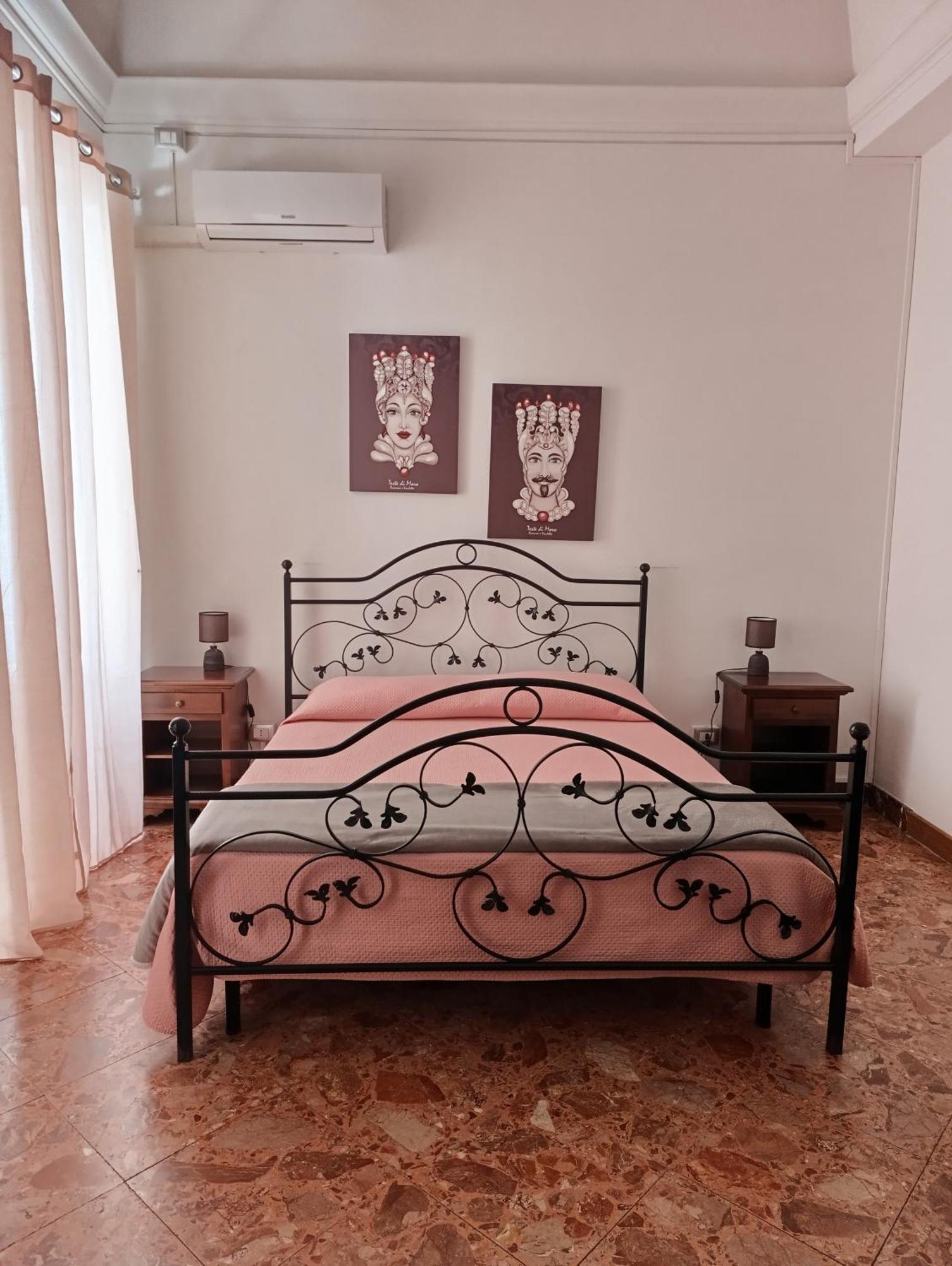Arco Del Vescovo 2 Apartment Ачиреале Екстериор снимка